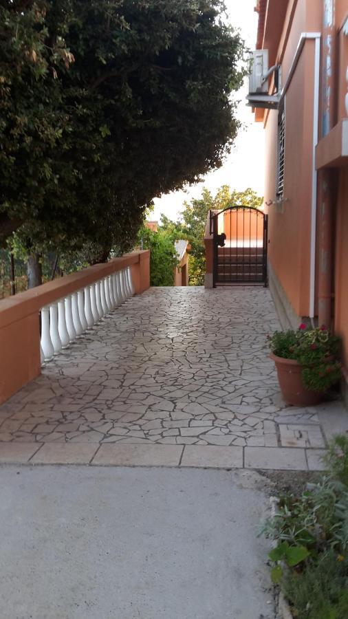 Apartman Jadranka Palit Exterior photo