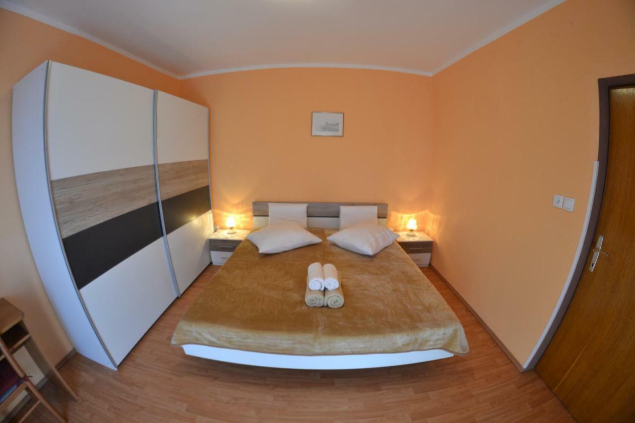 Apartman Jadranka Palit Exterior photo