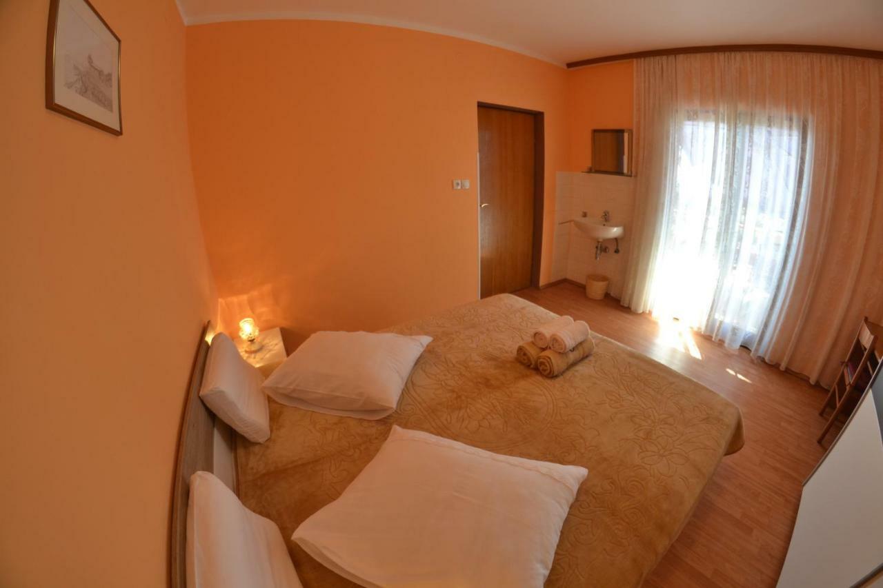Apartman Jadranka Palit Exterior photo