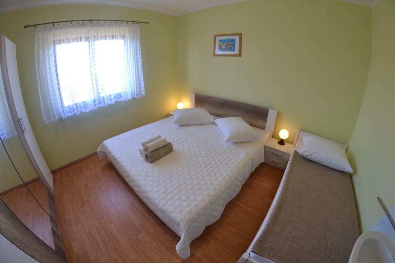 Apartman Jadranka Palit Exterior photo
