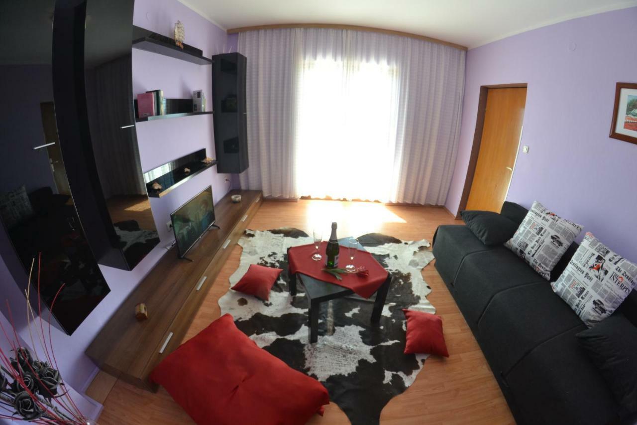 Apartman Jadranka Palit Exterior photo