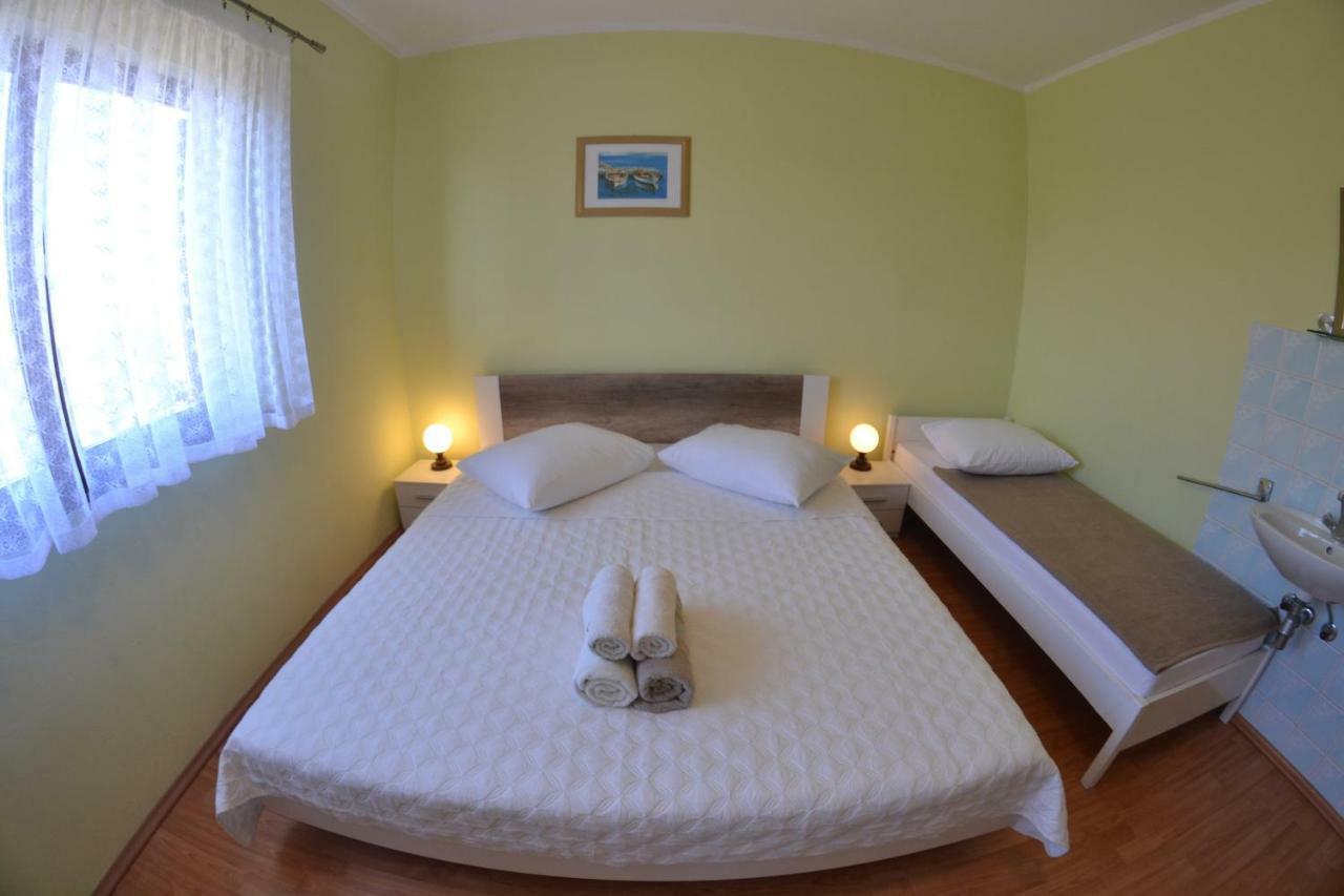Apartman Jadranka Palit Exterior photo