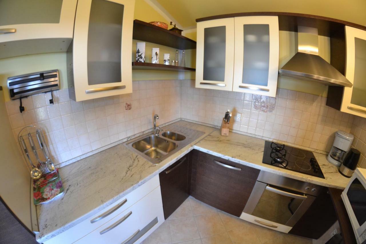 Apartman Jadranka Palit Exterior photo