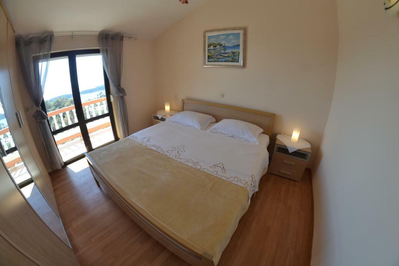 Apartman Jadranka Palit Exterior photo