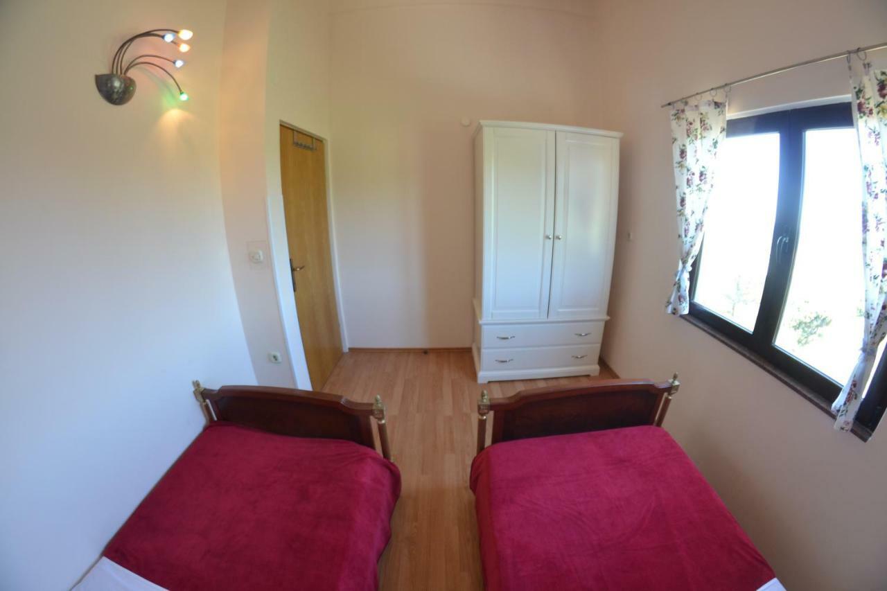 Apartman Jadranka Palit Exterior photo