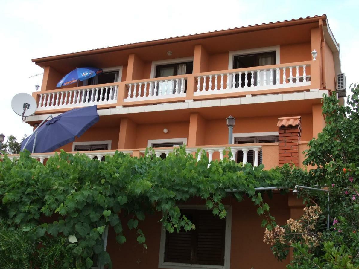Apartman Jadranka Palit Exterior photo